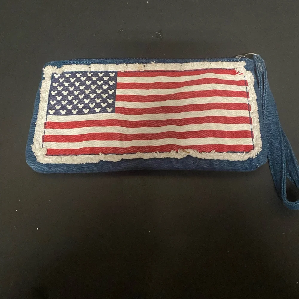Disney Wristlet-Patriotic Mickey Mouse “I Love Disney “ Wrislet